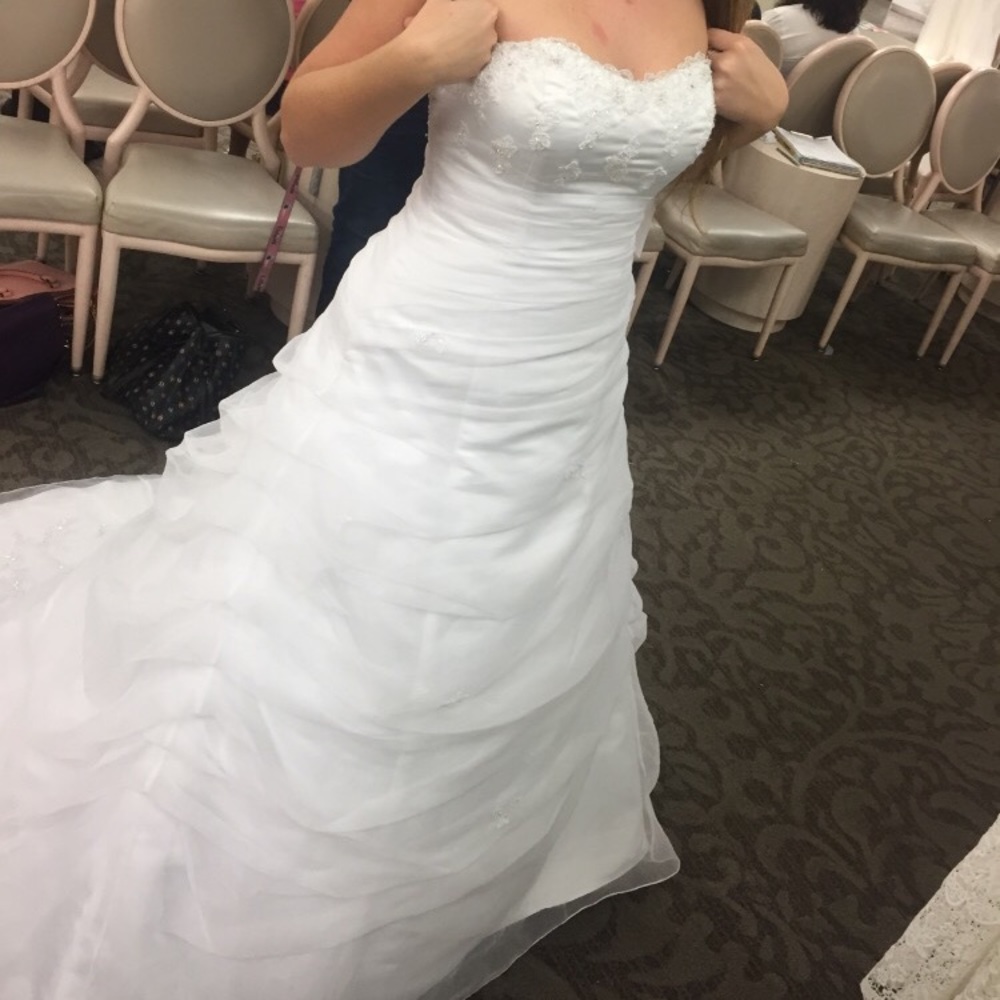 Wedding dress steal !!! - Picture 2 of 6